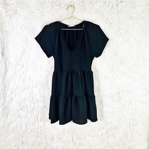 Talulah Women's Black Short Sleeve Tiered Smock Dress Size S Knee Length